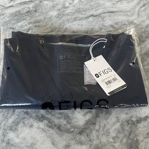 COPY - FIGS Casma Three-Pocket Top